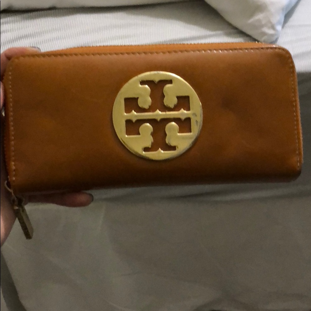 Tory Burch wallet